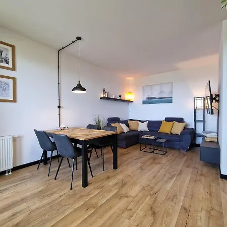 17th Floor With Sea View Apartment